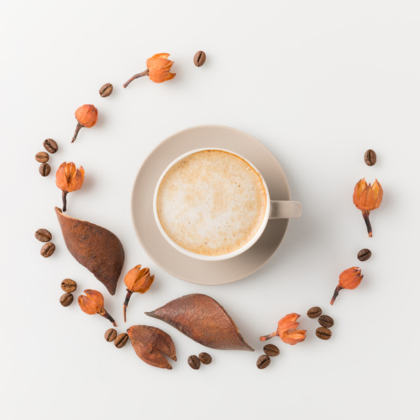 Çiçekli kahve fincanı - Fotoğraf, Görsel