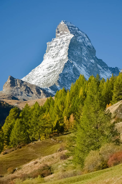 Matterhorn, probablemente la montaña más famosa de Suiza
 - Foto, imagen