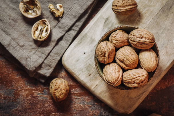 Fresh raw walnuts - Foto, Imagem