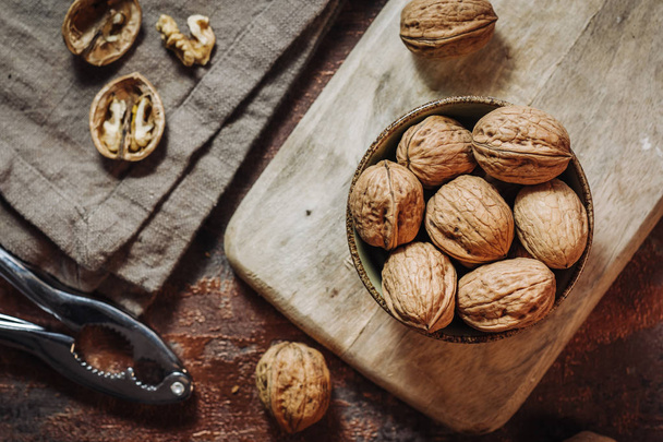 Fresh raw walnuts - Zdjęcie, obraz