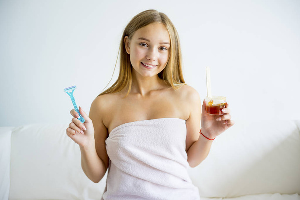 Girl doing a sugaring - Fotó, kép