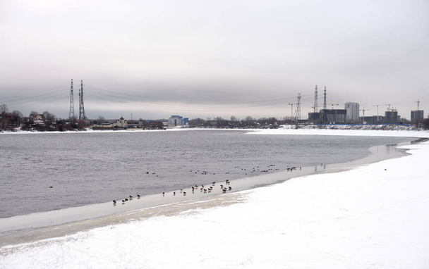 View of Neva River at winter cloud day. - Zdjęcie, obraz