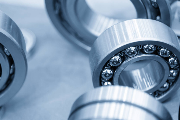 The metal  ball bearing spare part  - 写真・画像