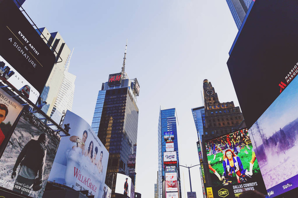 подробности Times Square в Манхэттене
 - Фото, изображение