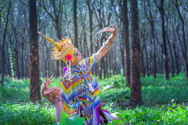 Νόρα είναι μια κλασική λαϊκή και περιφερειακών χορού της Ταϊλάνδης - Φωτογραφία, εικόνα