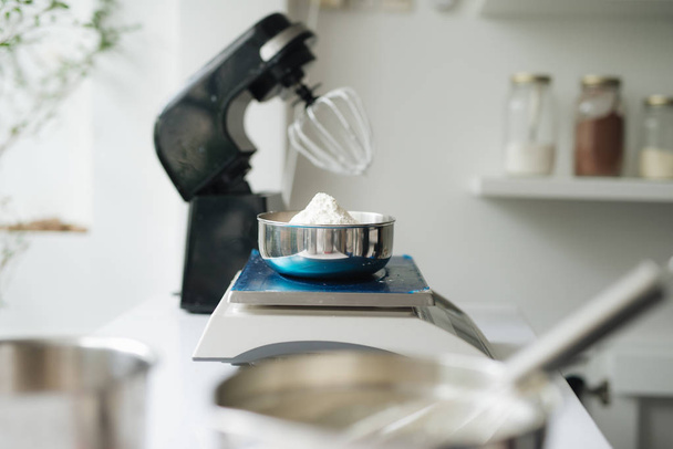 Stand mixer in the bakery kitchen professional - Foto, Imagem