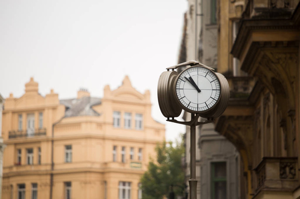Clock on the square - Foto, Bild