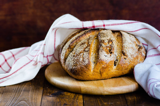 Taze organik ekmek - Fotoğraf, Görsel