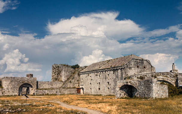 アルバニアの要塞 Rozafa. - 写真・画像