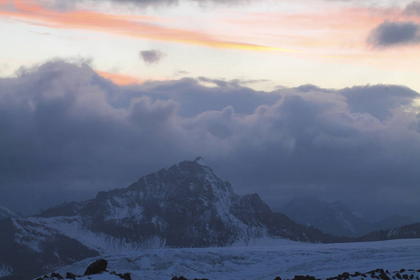 Esta foto foi feita numa expedição a Elbrus.. - Foto, Imagem