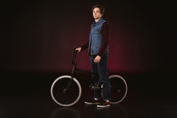 young cyclist with bmx bicycle - Zdjęcie, obraz