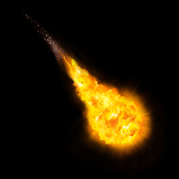 Feuerball (Feuerball) auf schwarzem Hintergrund - Foto, Bild