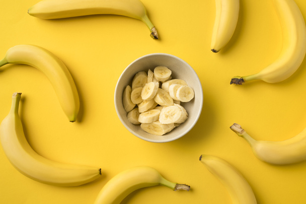 Plate with cut bananas - Foto, Imagem