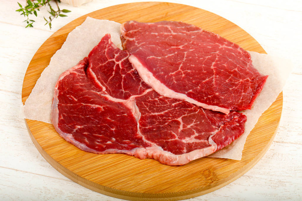 Syrový hovězí steak - Fotografie, Obrázek