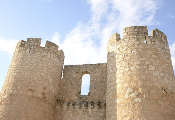Torres de puerta medieval
 - Foto, Imagen