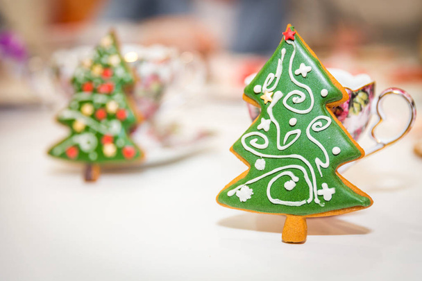 Dovolená cookie perník ve tvaru vánočního stromku - Fotografie, Obrázek