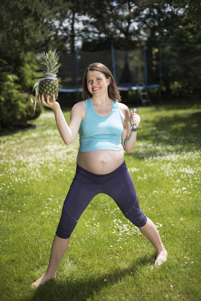 Belle femme enceinte  - Photo, image