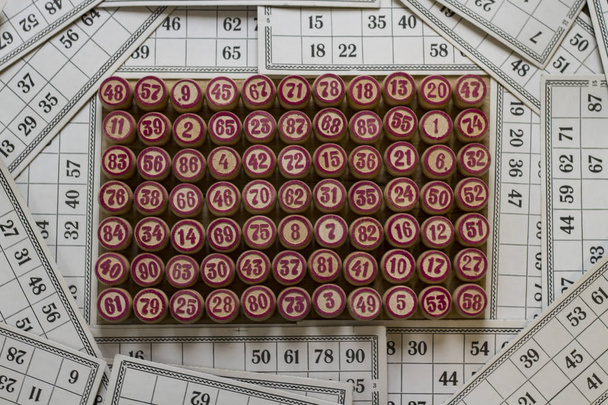 Лото гра з числами бінго, на фоні бінго
 - Фото, зображення