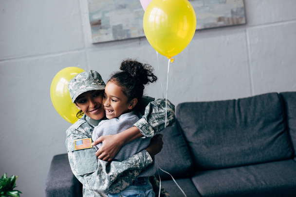 soldier hugging daughter - Photo, Image