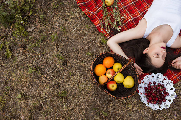 Healthy pretty woman nature picnic pelax concept. - Fotó, kép