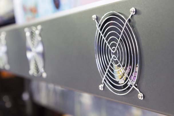 Kleine Cooling fan in een industriële printer  - Foto, afbeelding