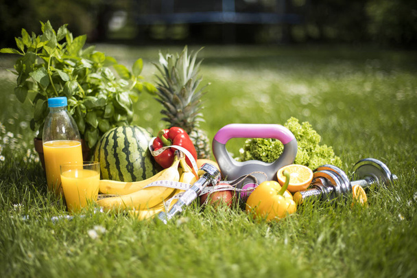 Sport-Ernährung, Fitness, Outdoor-Hintergrund  - Foto, Bild