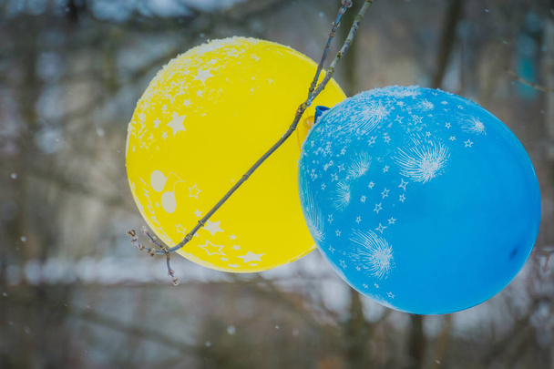 Balão Azul e Amarelo
 - Foto, Imagem