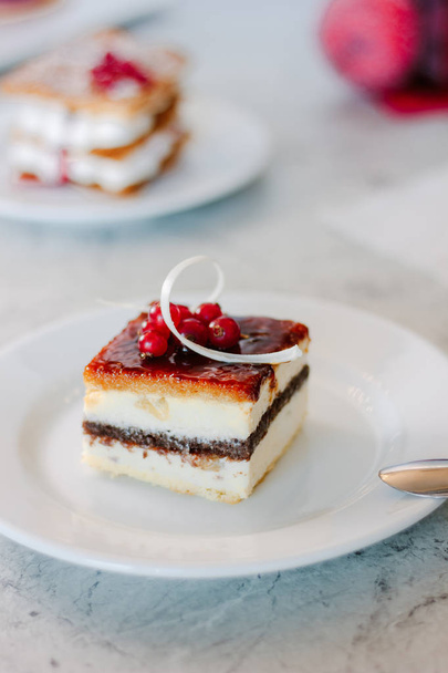 Magnifique et délicieux gâteau dessert
. - Photo, image