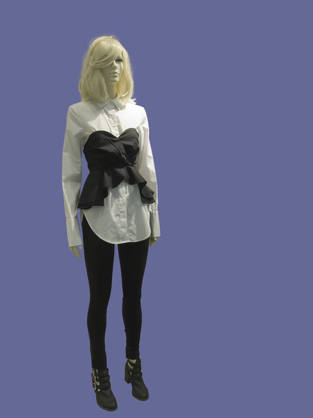 Full-length female mannequin. - Foto, imagen