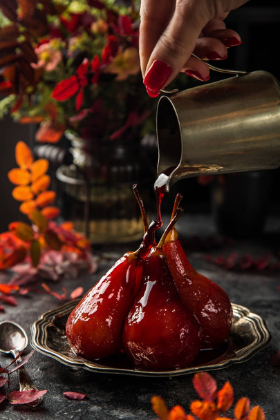 red wine poached pears - Foto, imagen