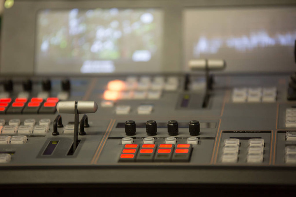 Broadcast estudio de vídeo y mezclador de conmutador de audio
 - Foto, Imagen