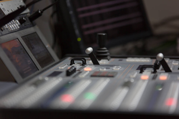 Transmissão de vídeo estúdio e mixer switcher de áudio
 - Foto, Imagem