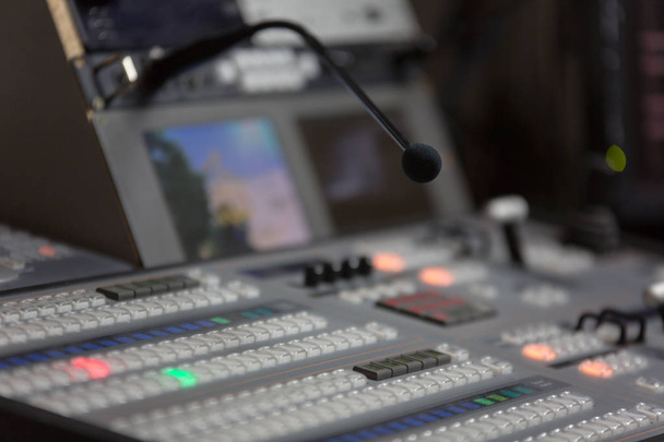 Broadcast estudio de vídeo y mezclador de conmutador de audio
 - Foto, imagen
