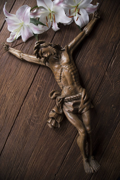 Jésus-Christ fait de bois
 - Photo, image