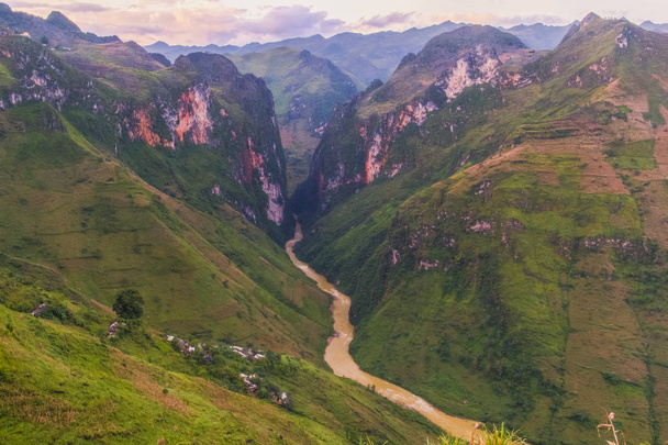 Пейзаж во Вьетнаме
 - Фото, изображение