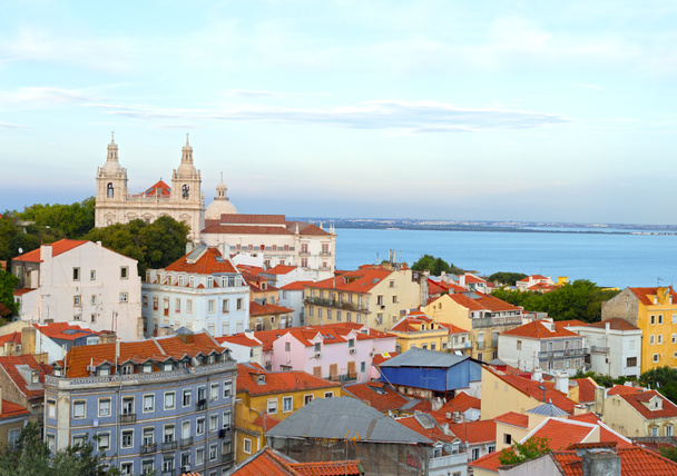Sao Vicente de Foran luostari ja vanha kaupunki Lissabonissa
. - Valokuva, kuva