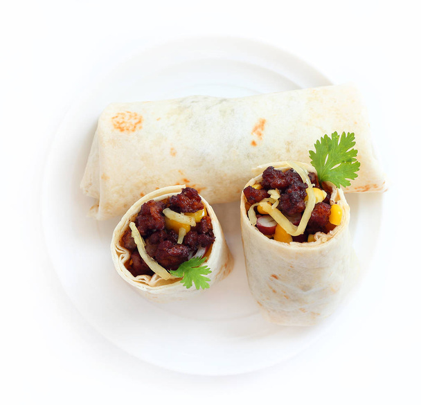 mexikanisches Fast Food, Burritos-Wraps mit Hackfleisch. - Foto, Bild