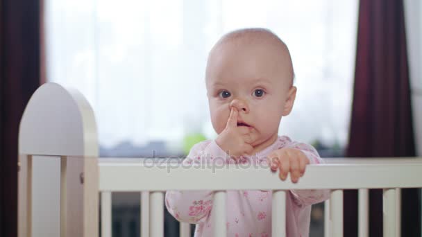Baby Standing in a Crib at Home - Πλάνα, βίντεο