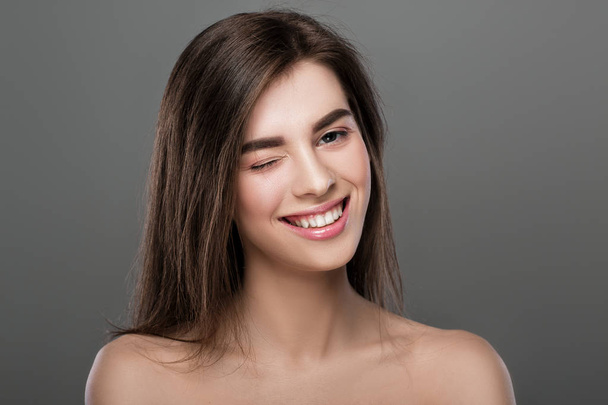 woman with perfect skin and natural make-up - Fotó, kép