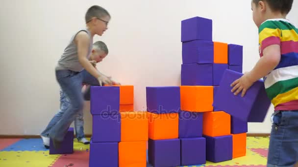 Childrens indoor games. - Séquence, vidéo