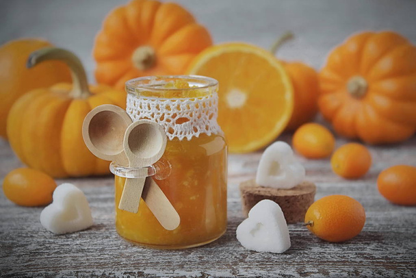 pumpkin jam with oranges - Foto, imagen