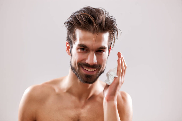 Hautpflege für Männer - Foto, Bild