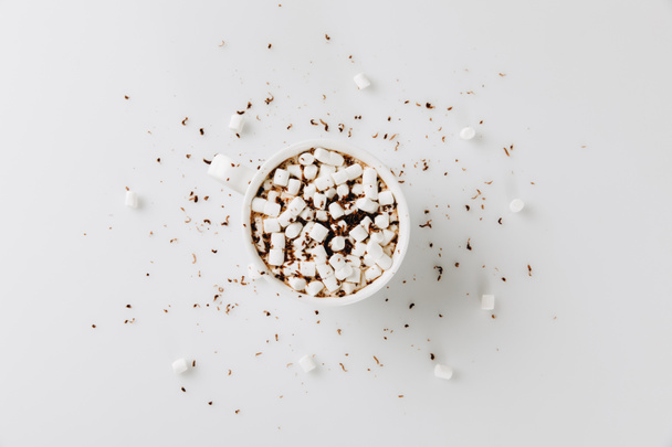 chocolate with marshmallows in cup - Valokuva, kuva