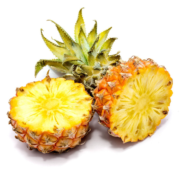 Ananas (ananas), samostatný - Fotografie, Obrázek