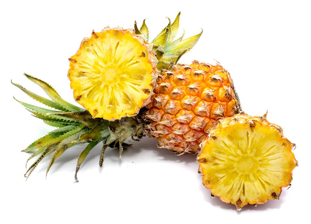 Ananász (ananas) elszigetelt - Fotó, kép