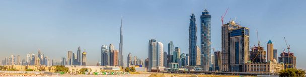 Dubais skyline centro
 - Foto, Imagen