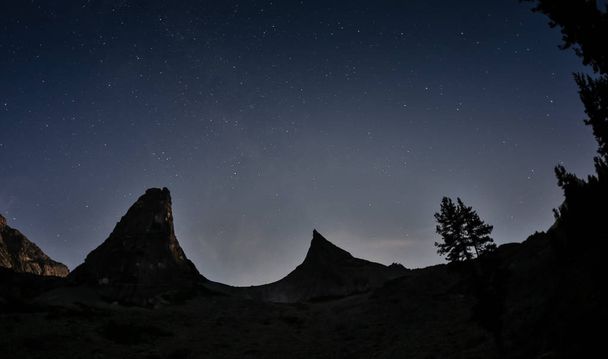 Parabolan vuoristotähti Ergakin kansallispuistossa Venäjä
 - Valokuva, kuva