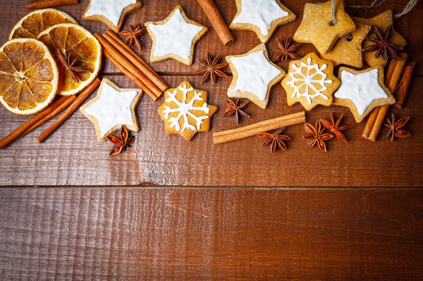 Christmas cookies with icing and spices - Fotografie, Obrázek