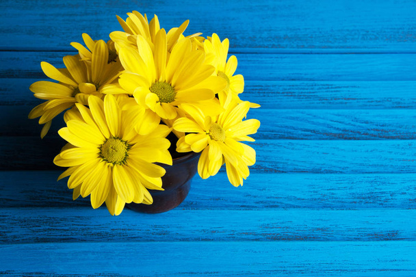 黄色のヒナギクの花束 - 写真・画像