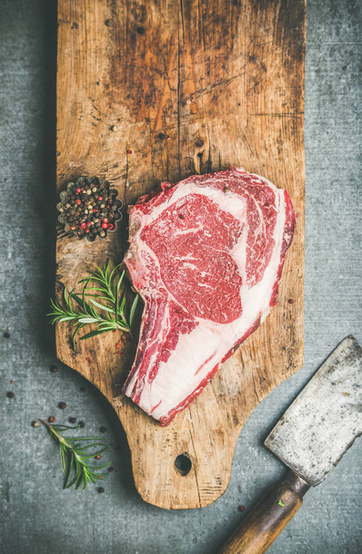 Raw beef steak rib-eye  - Foto, imagen